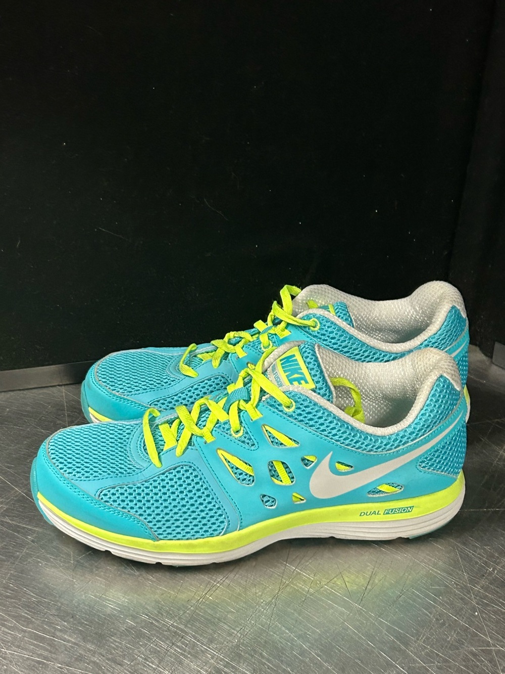 Nike Dual Fusion Size 9 Women